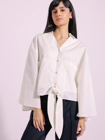 Chic women’s shirt with front tie detail and pockets